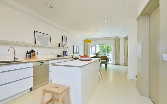 Gloucester Avenue, Primrose Hill, London, NW1 7BB 1