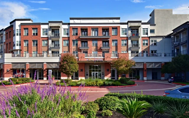 The Lofts at Wolf Pen Creek 4