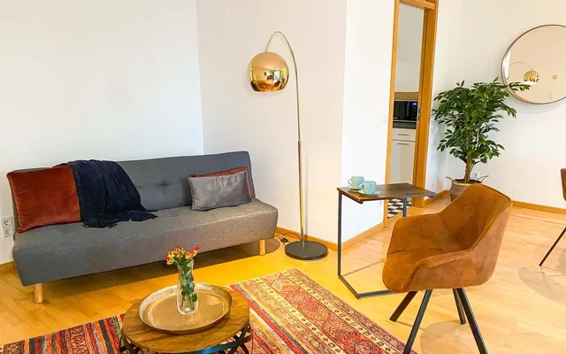 Rebekka - charmante Wohnung mit Wintergarten in ruhiger Lage nahe an der Havel 1