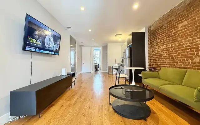 375 Vernon Avenue, Brooklyn 0
