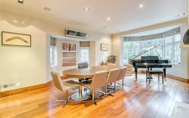 The Bishops Avenue, London, N2 0AP 3