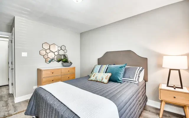 The Maynard at 2545 W Fitch 1