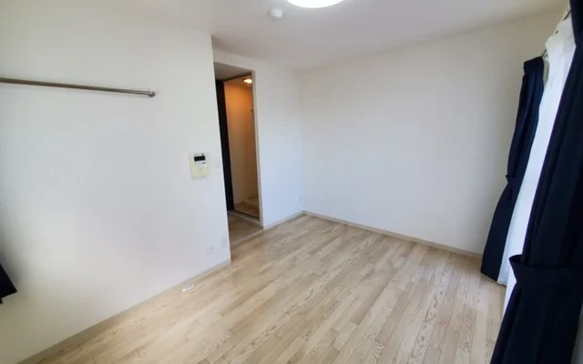 Dia palace, 604 peace avenue. 4