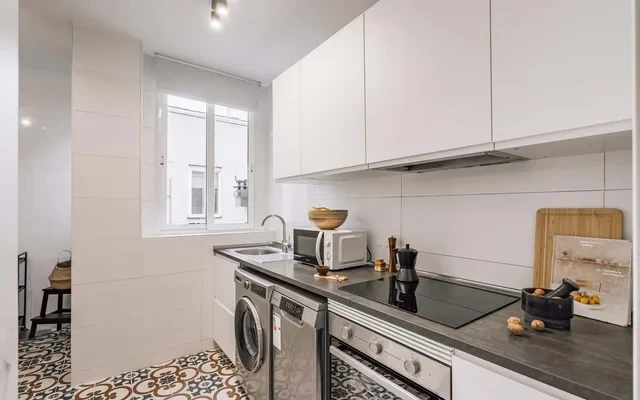 Meret - 3 bedrooms and terrace in Arguelles 4