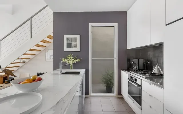 6 Greig Street, Albert Park 2