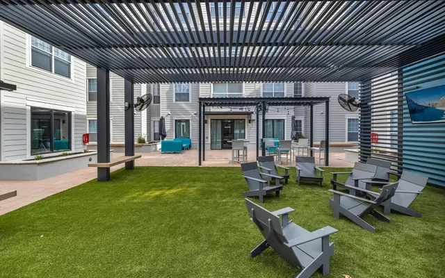 1883 at Cameron House 0