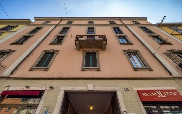 Via Vigevano 0