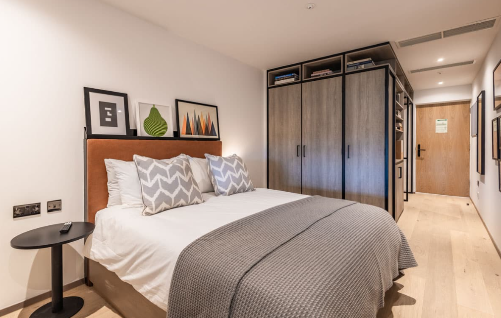 Large 4 Bedroom Apartment