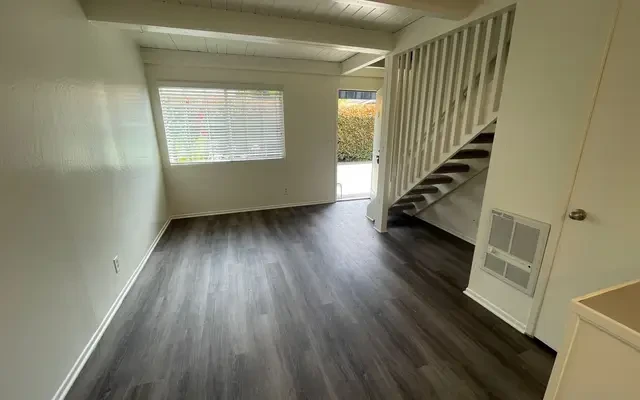 1020 Cacique Street - Santa Barbara student accommodation - 1 Bed 1 Bath
