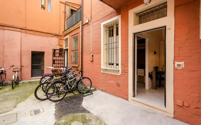 Vicolo Bolognetti 2