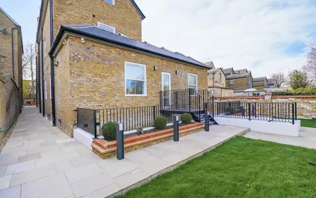 studio in Ealing 1