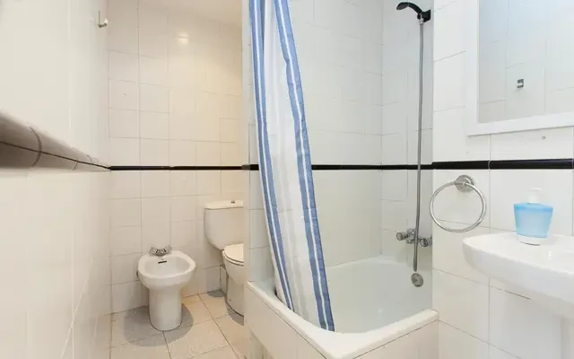 studio in La Sagrada Família (Eixample) 3