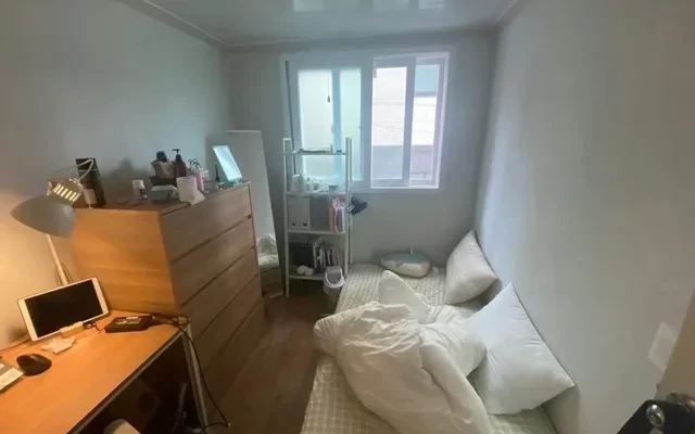 Laogushandong 12-48 Three Bedrooms And One Living Room 4