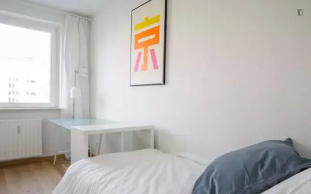 Lovely single bedroom in 4-bedroom apartment - ベルリンの学生向け宿泊施設 - Single bedroom