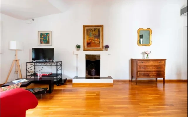 Apartment in Via del Parione, Firenze for 100 m² with 3 bedrooms 2