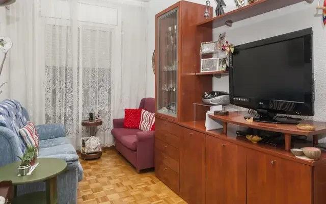 Good looking single bedroom close to UPC - Campus Sud, for a tenant that speaks Spanish 3