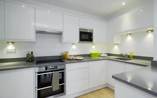 Porchester Square, London, W2 6AS 1