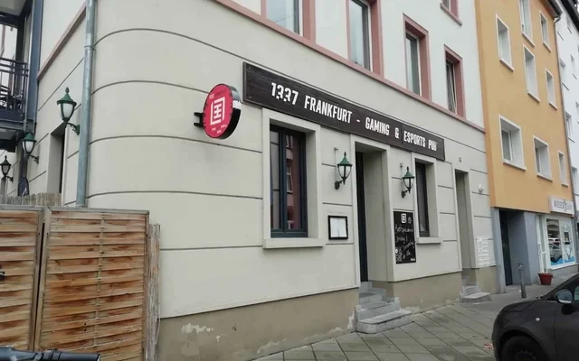 Burgstrasse 82DE-04-005-001HF 2