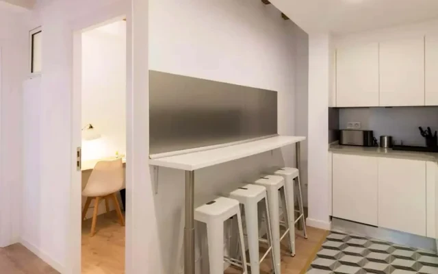 Carrer d'Escudellers Barcelona 08002 Spain 3