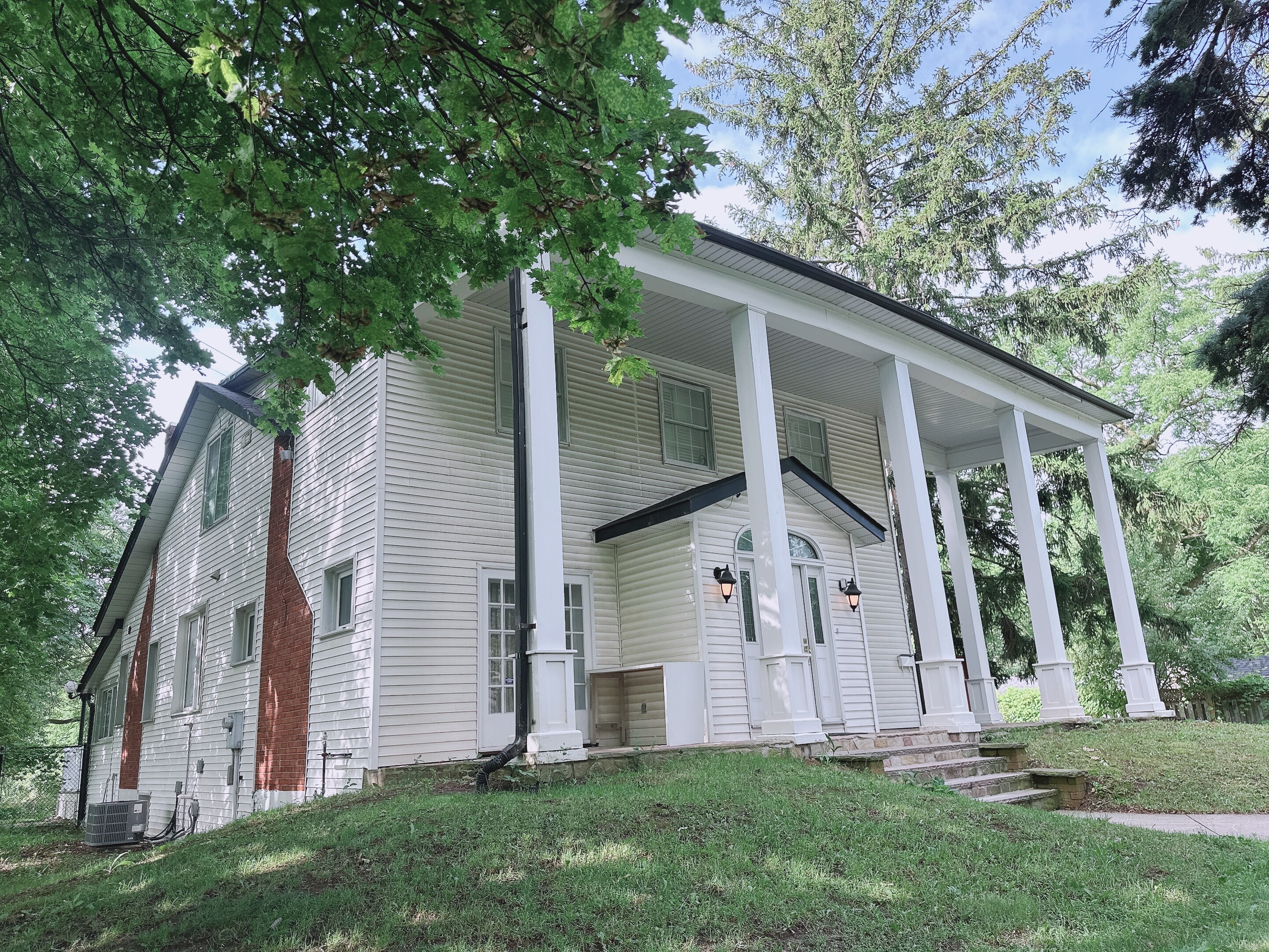 555 Military Trail