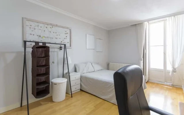 Piso de 5 habitaciones en Ciutat Vella 2