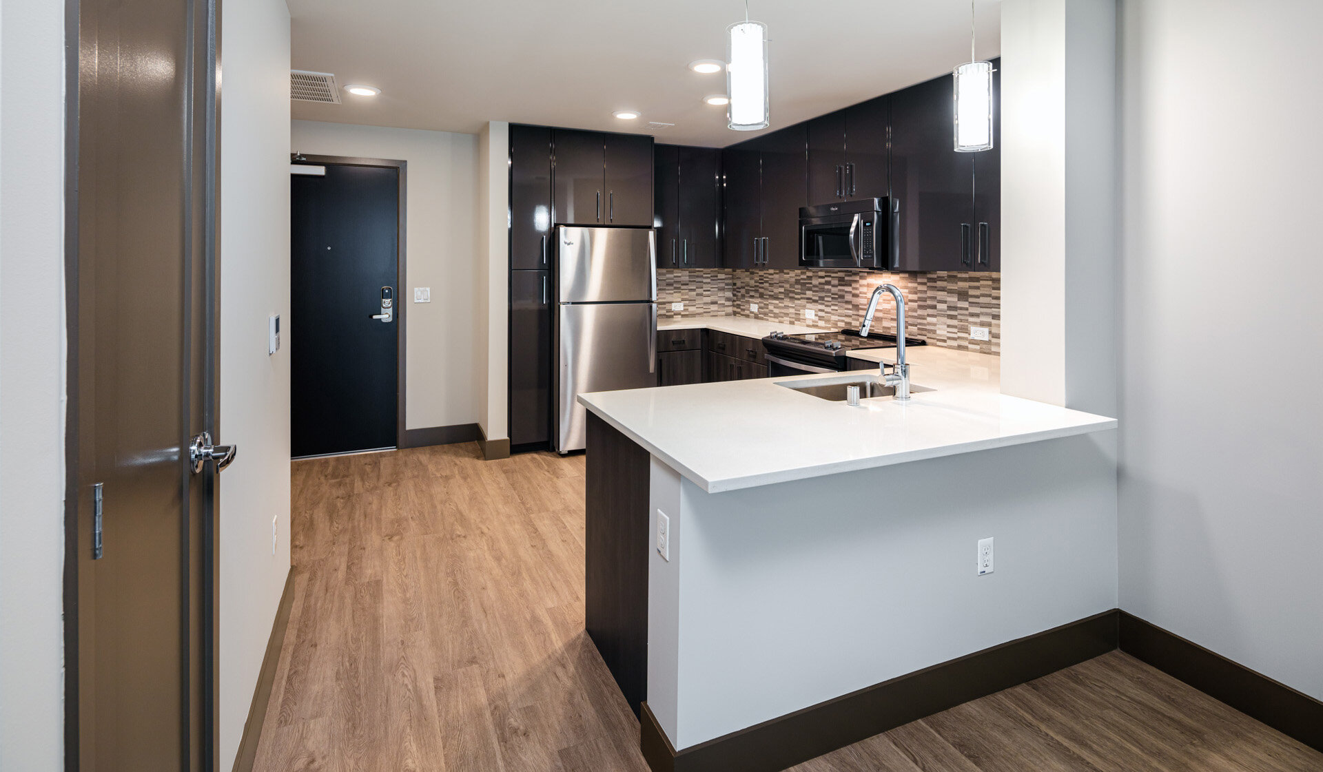 1 Bed 1 Bath Robin, #933