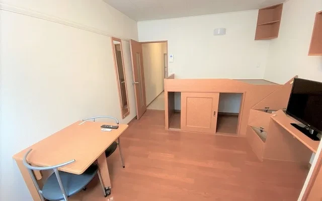 レオパレス三田A館 - 室蘭市の学生向け宿泊施設 - 107号房间(带独立厨房)