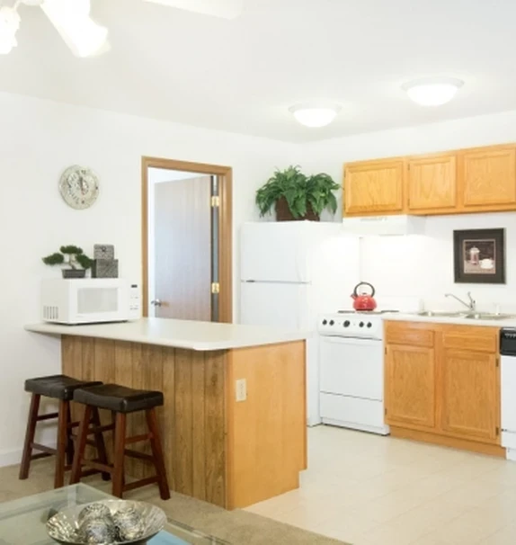 1005 W. Stoughton