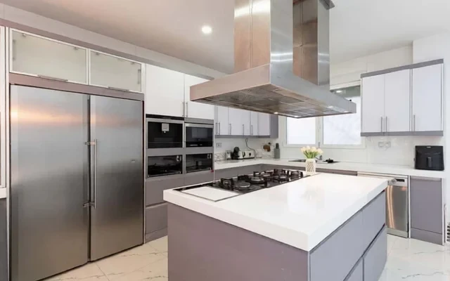 Apartment in Carrer de Santa Pola, Valencia for 250 m² with 3 bedrooms 1