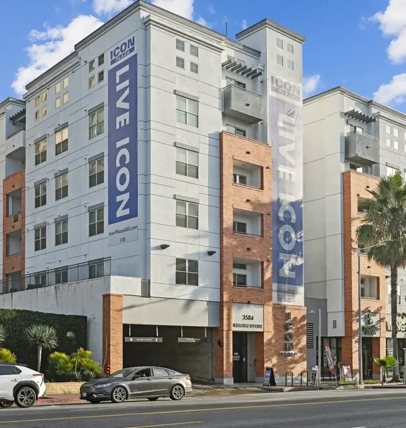 Icon Plaza