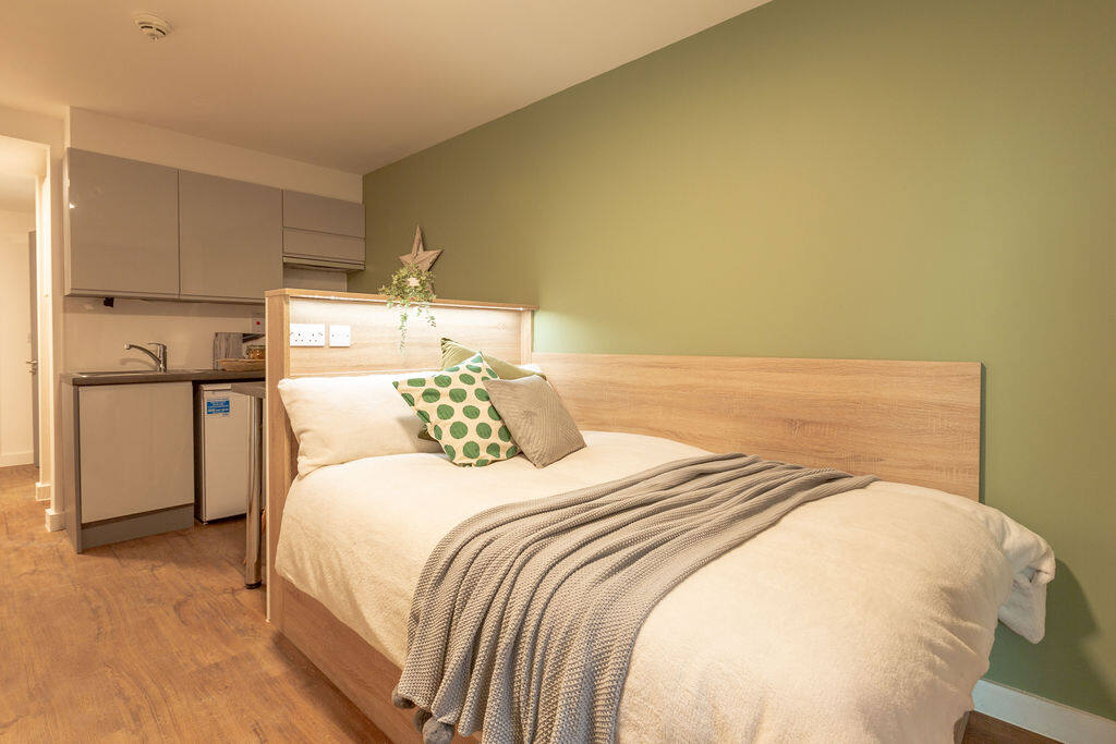 Premium Studio Riverview