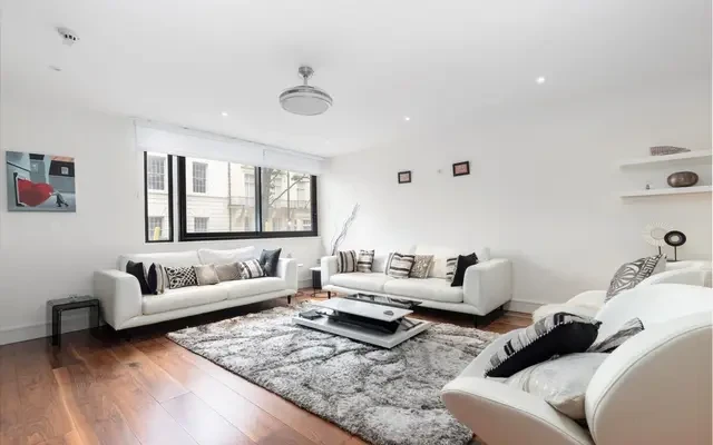 Audley Court, Hill Street, London, W1J 5NP 4
