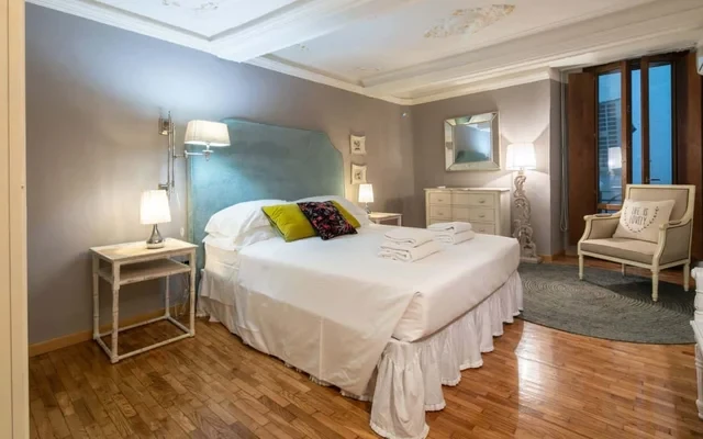 Uffizi Romantic Flat 0