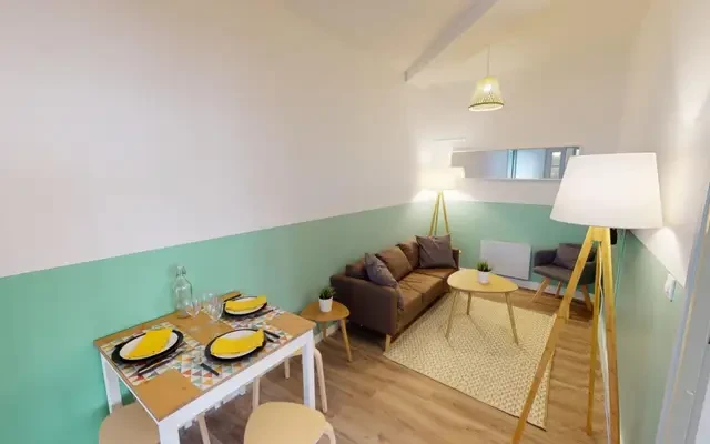Tasteful double bedroom in Saint Roch 2