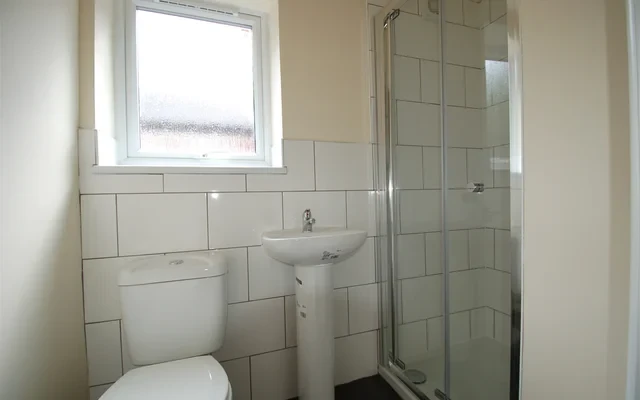 Entire Place·5B2B···964 Pershore Road, Selly Oak 4