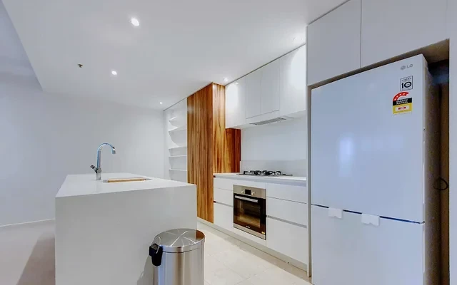 240 Bunda St 4