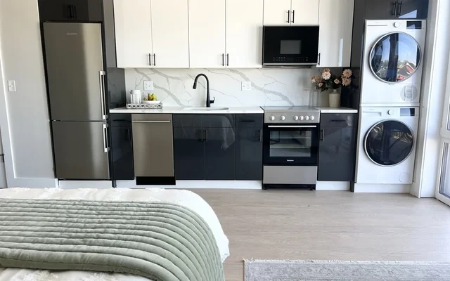 872 Broadway 2