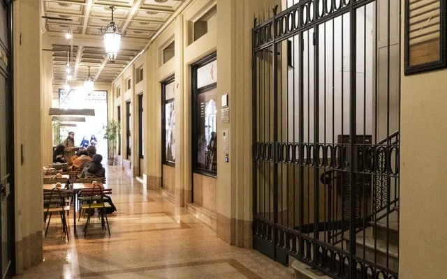 Via Francesco Rizzoli 1
