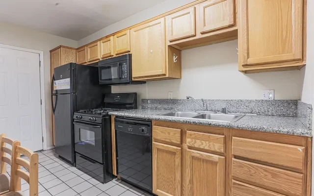 1115 W 30th St 3