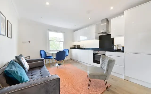 Cambridge Gardens, London, W10 5UD 1