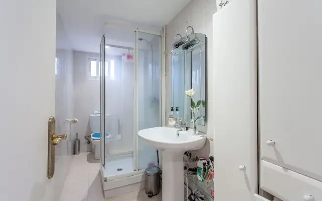 Suitable bedrooms in a very nice flat, in Marxalenes 3