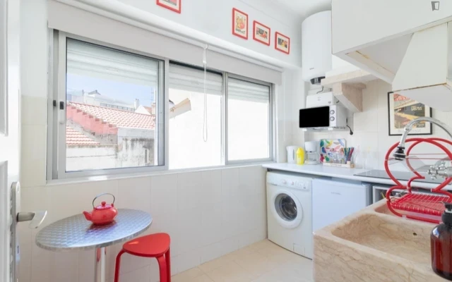 Sunny 1-bedroom apartment in Ajuda 4