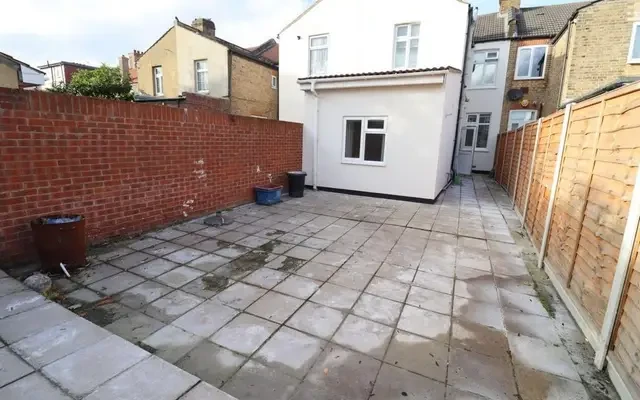 house in Richmond 0