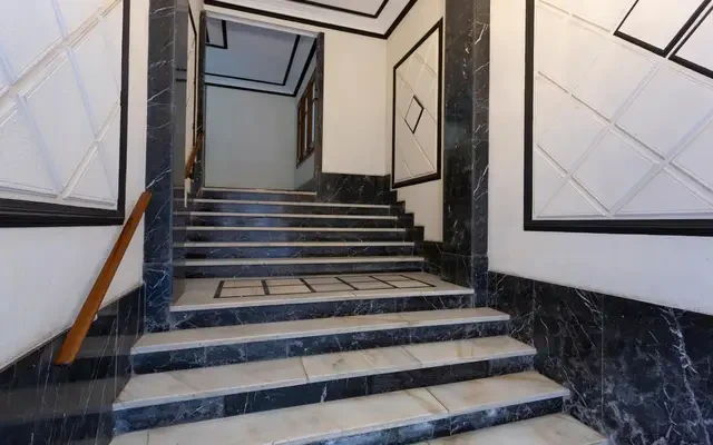 Great 3-bedroom apartment close to Fontana metro station 4