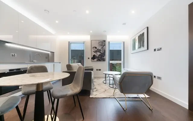 Lanchester Way, London, SW11 7DB 2