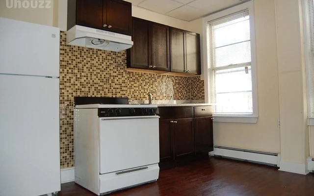 Putnam St, Boston, MA 02128 1