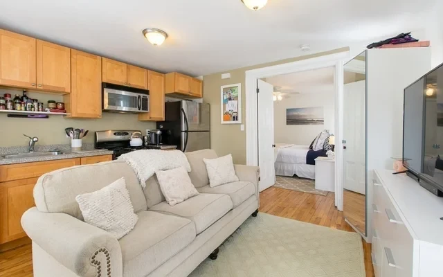 9 Auburn Ave 1