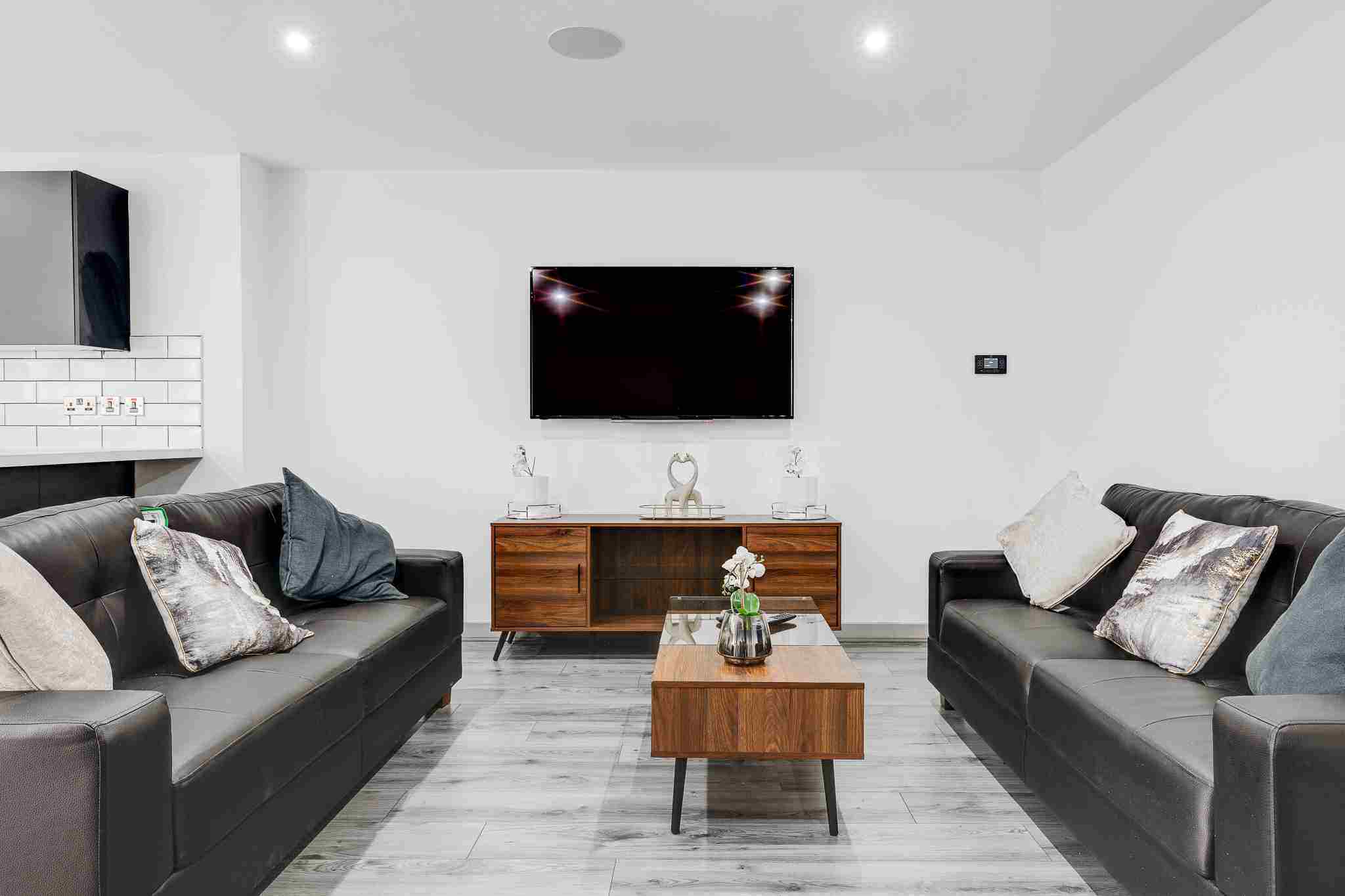 9 Rathbone road, L15 3