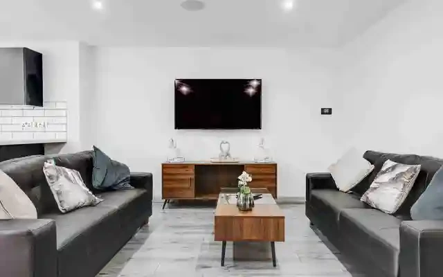 9 Rathbone road, L15 2