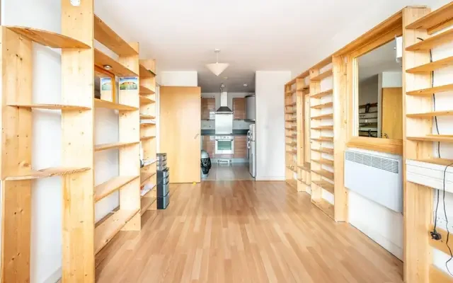 LH-The Lock Building 4